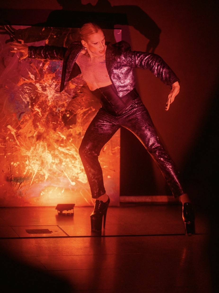 Feuer-Performance am Höhepunkt der Nacht